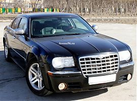 Аренда чёрного автомобиля Крайслер 300С в Екатеринбурге